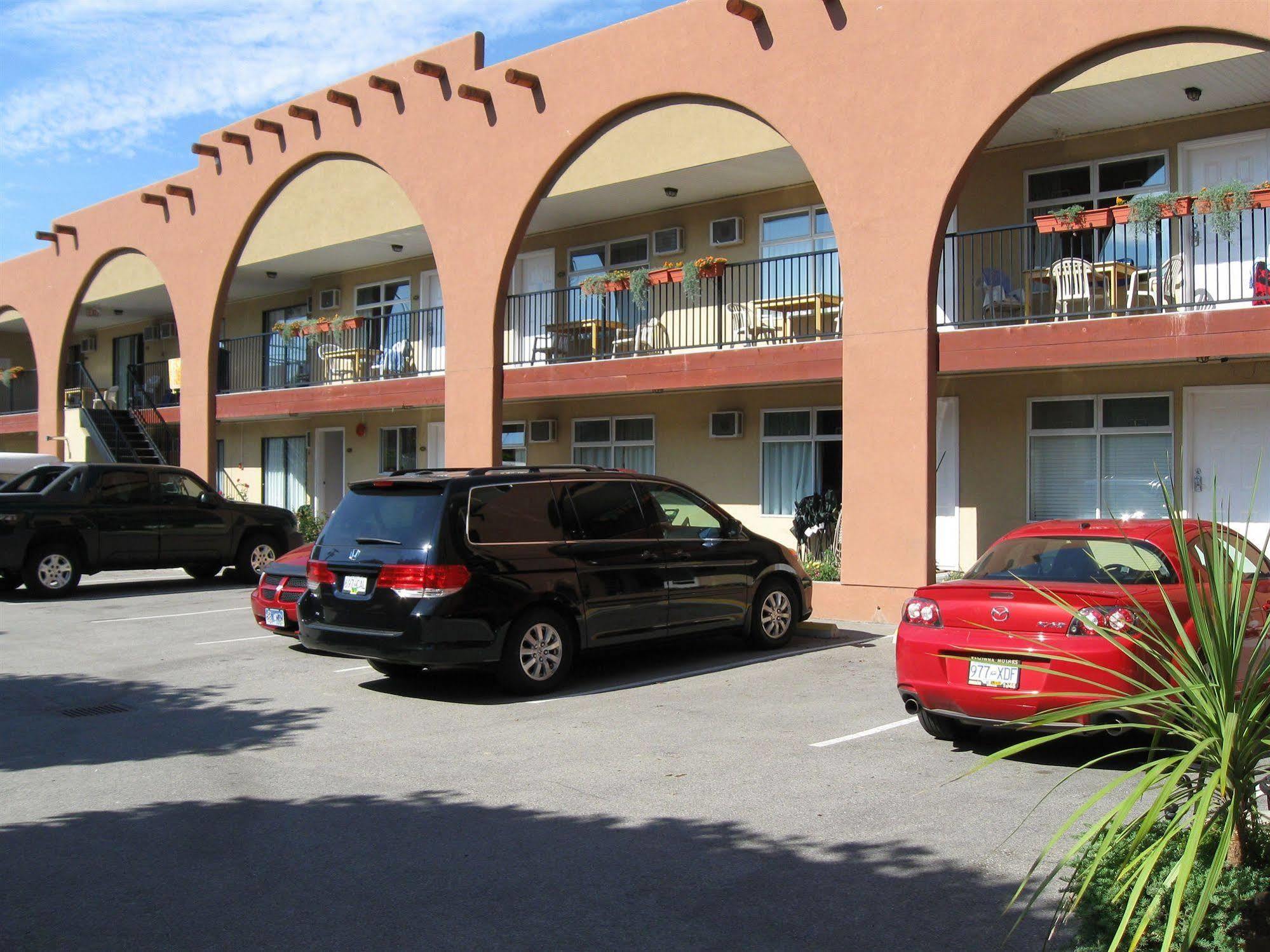 Desert Surfside Waterfront Accommodations 오소유스 외부 사진